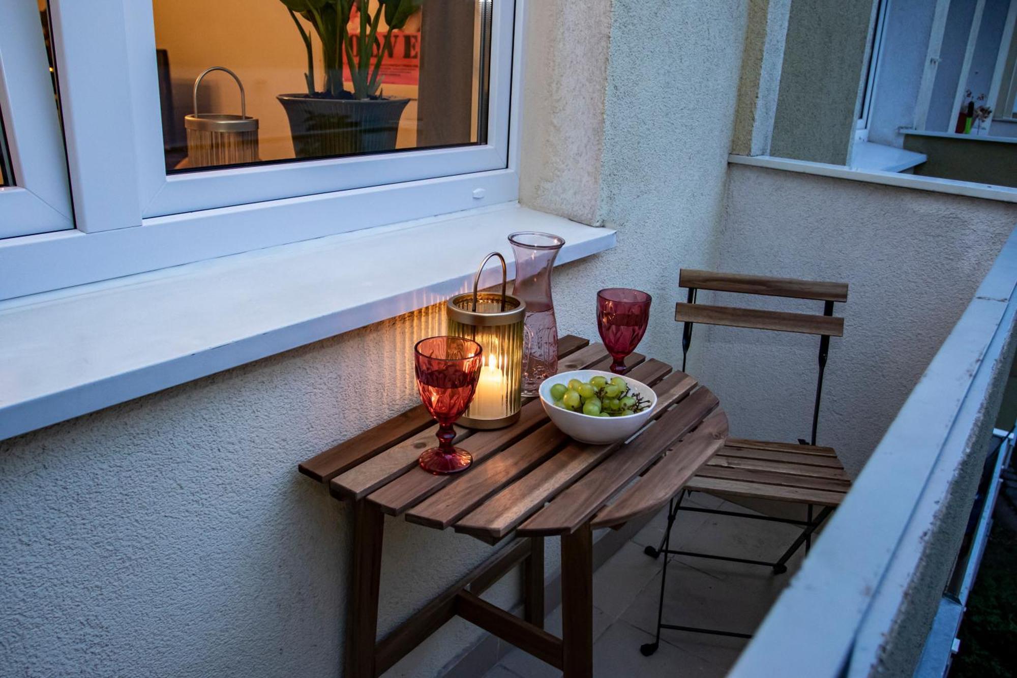 Apartament Przy Metrze Wierzbno Z Nuta Vintage Warsaw Exterior photo